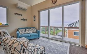 Yachats Gem W/ Private Beach Access, Views